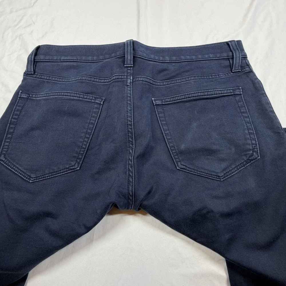 Lot Of 2 Banana Republic Travelers 32x32 Slim Fit 1 Navy 1 Khaki  5Pocket Pants